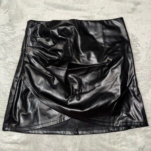 SHEIN Black Faux Leather Mini Skirt